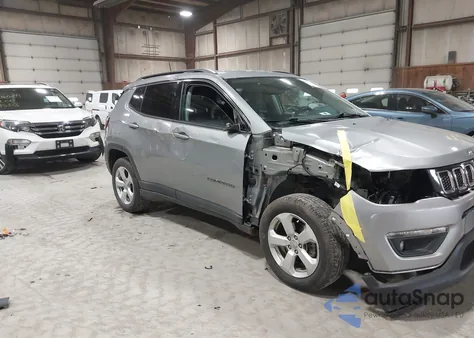 2020 Jeep Compass Latitude 4X4 z USA, uszkodzony, nr VIN 3C4NJDBB8LT165150